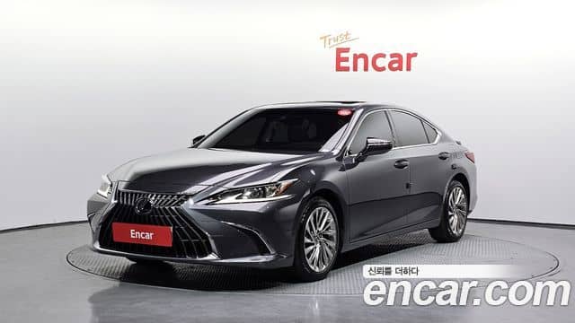 Lexus ES300h, 2023