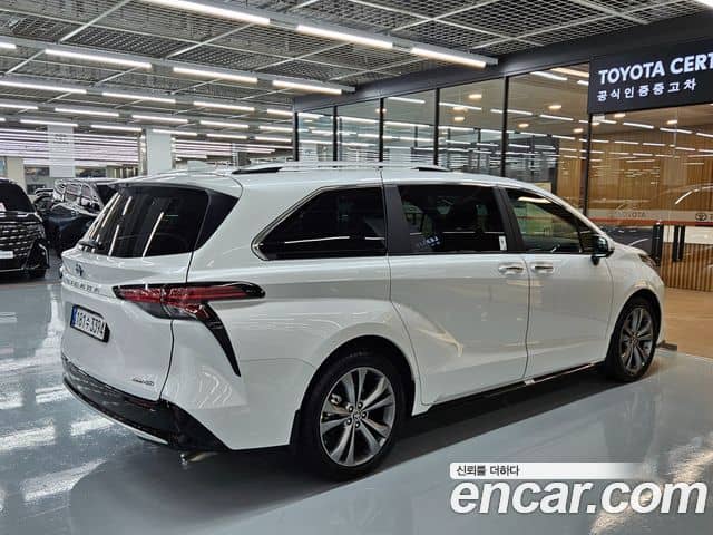 Toyota Sienna, 2025