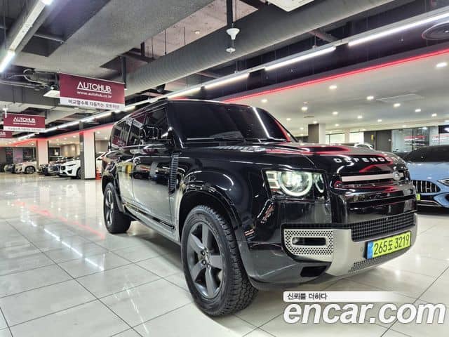 Land Rover Defender, 2025