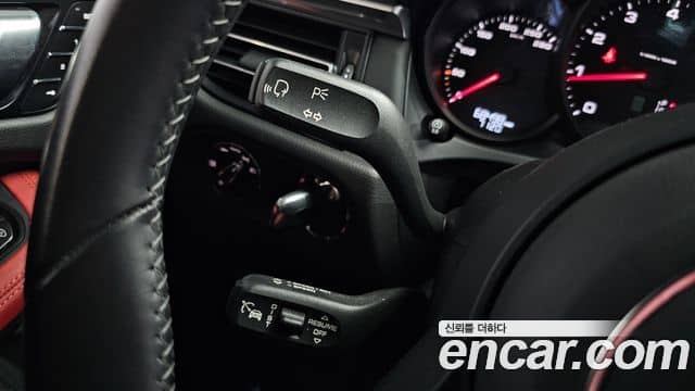 Porsche Macan, 2021