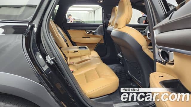 Volvo V90 Cross Country, 2019