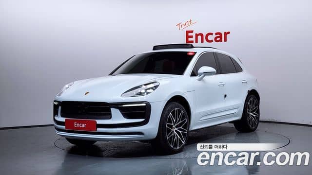 Porsche Macan, 2022