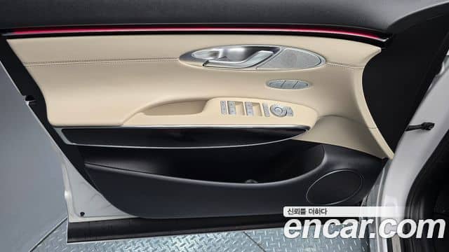 Genesis GV70, 2025