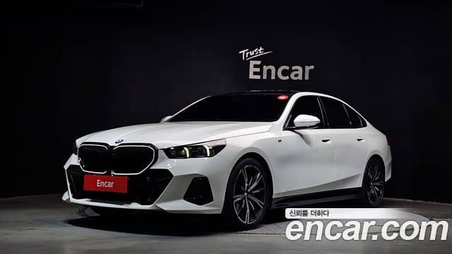 BMW 5 Series, 2024