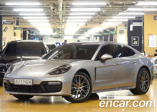 Porsche Panamera, 2020