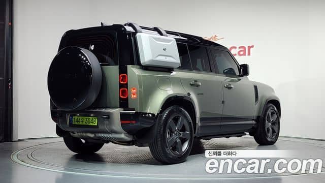 Land Rover Defender, 2025