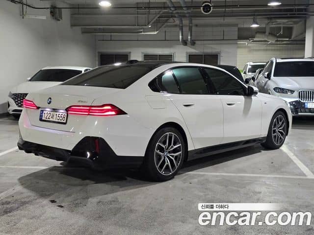 BMW 5 Series, 2023