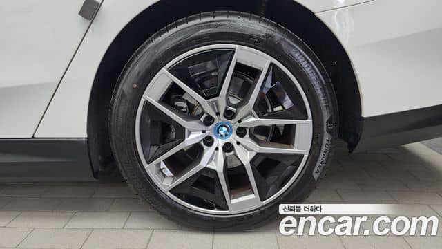 BMW 5 Series, 2025