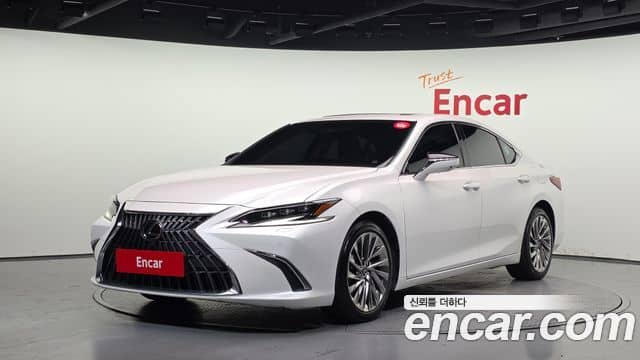 Lexus ES300h, 2024