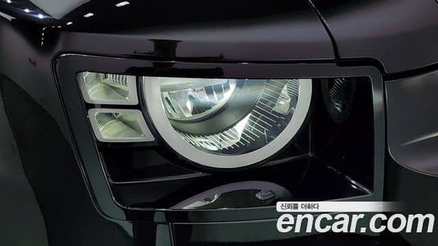 Land Rover Defender, 2021