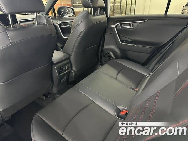 Toyota RAV4, 2025