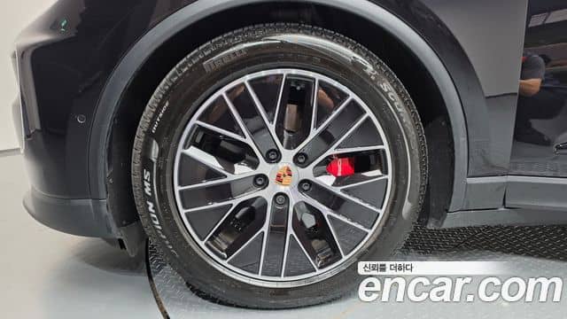 Porsche Macan EV, 2025