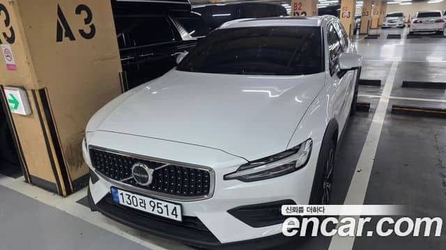 Volvo V60 Cross Country, 2024