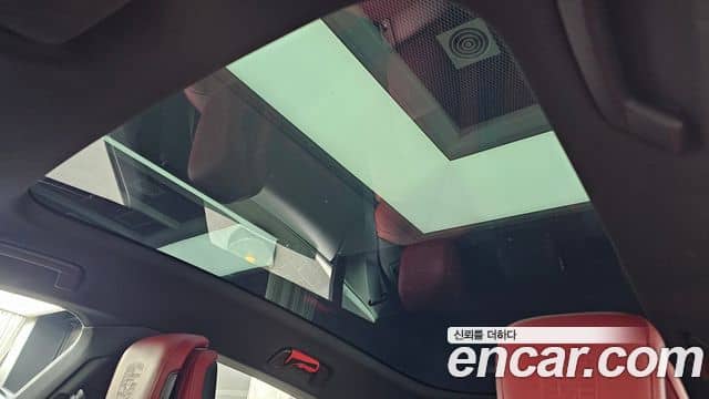 Porsche Taycan, 2022