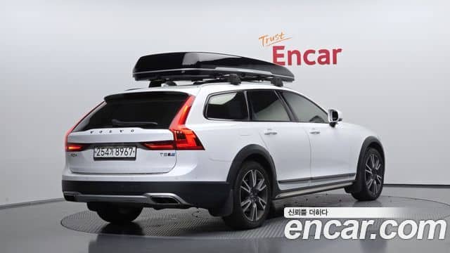 Volvo V90 Cross Country, 2020