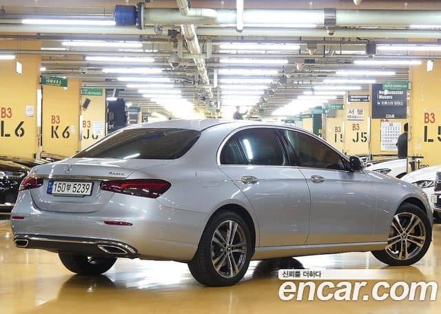 Mercedes-Benz E-Class, 2022
