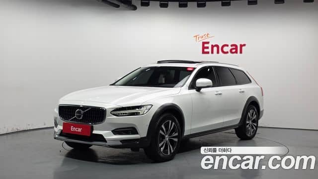 Volvo V90 Cross Country, 2025
