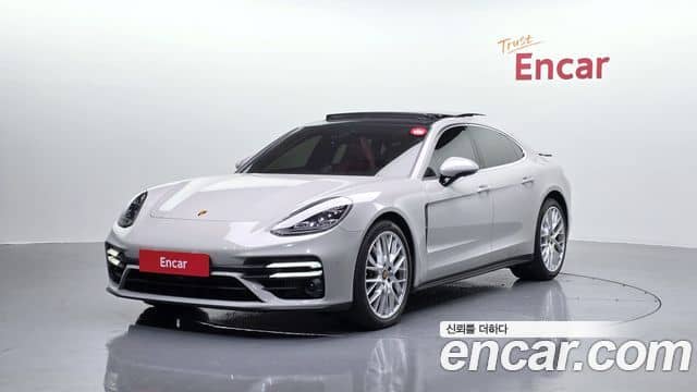 Porsche Panamera, 2022