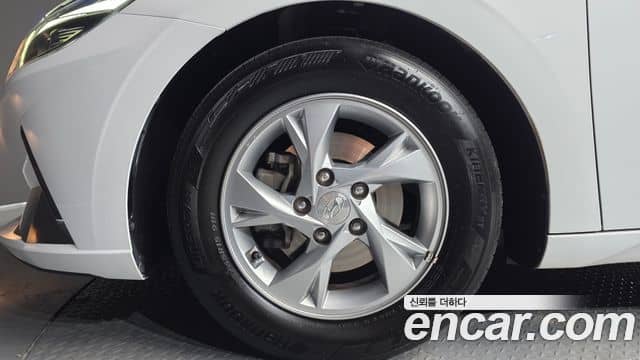Hyundai The New Avante Hybrid, 2021