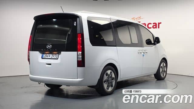 Hyundai Staria, 2025