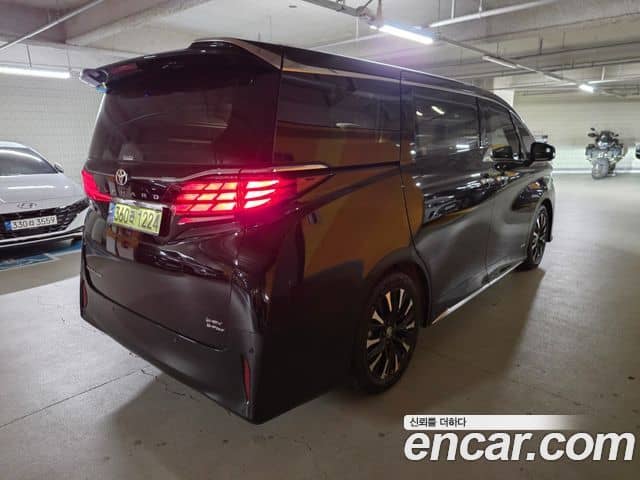 Toyota Alphard, 2024