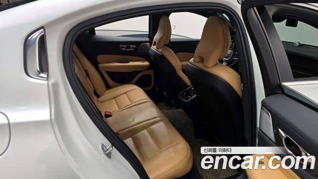 Volvo S60, 2021