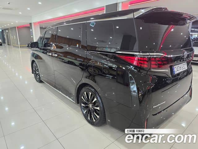 Toyota Alphard, 2023
