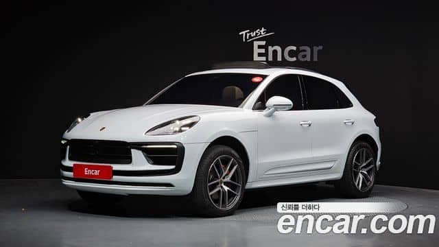Porsche Macan, 2022