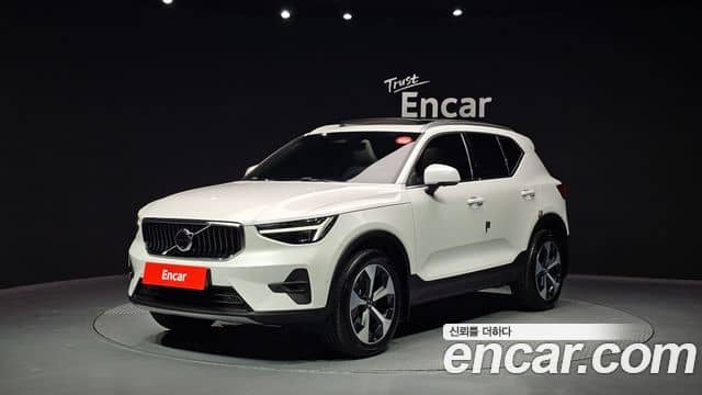 Volvo XC40, 2025