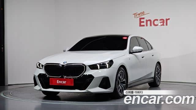 BMW 5 Series, 2025