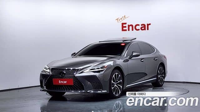 Lexus LS500h, 2023