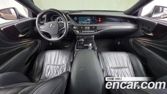 Lexus LS500, 2019
