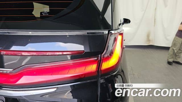 Lexus LM, 2024