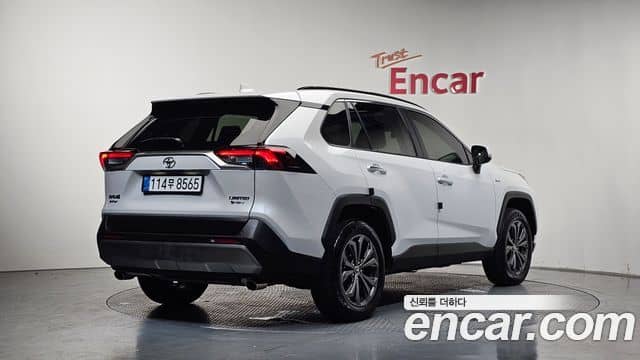 Toyota RAV4, 2025