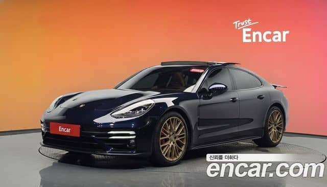 Porsche Panamera, 2022