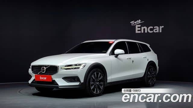Volvo V60 Cross Country, 2023