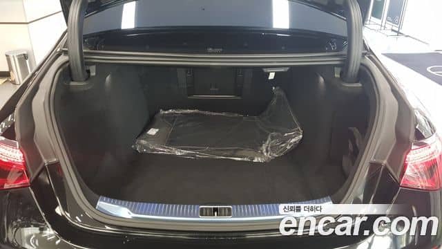 Mercedes-Benz S-Class, 2022