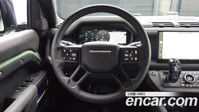 Land Rover Defender, 2023