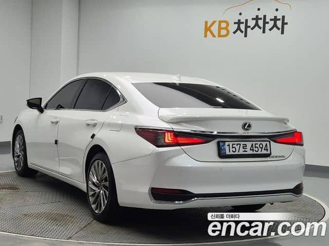 Lexus ES300h, 2024