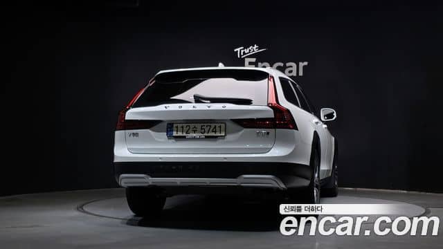 Volvo V90 Cross Country, 2024