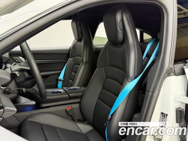 Porsche Taycan, 2025
