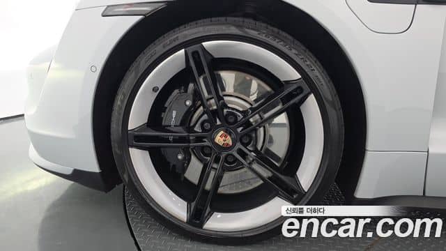 Porsche Taycan, 2021