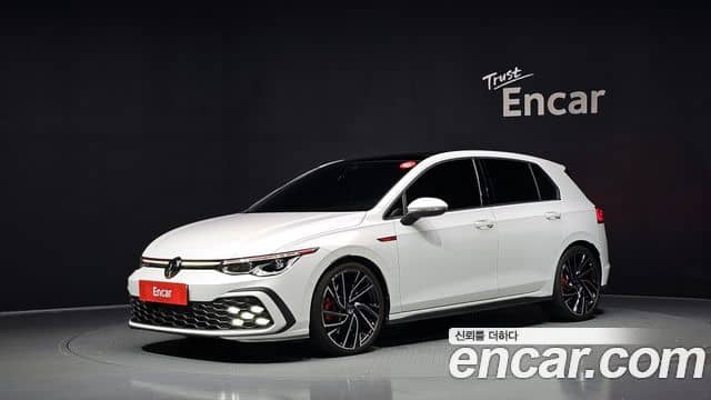 Volkswagen Golf, 2024
