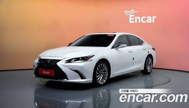 Lexus ES300h, 2023