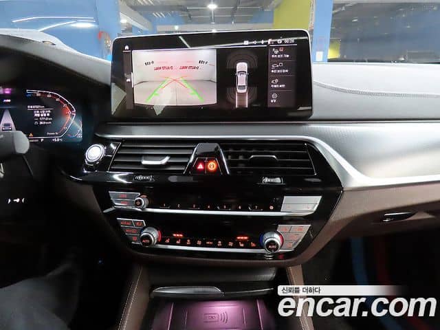 BMW 5 Series, 2022