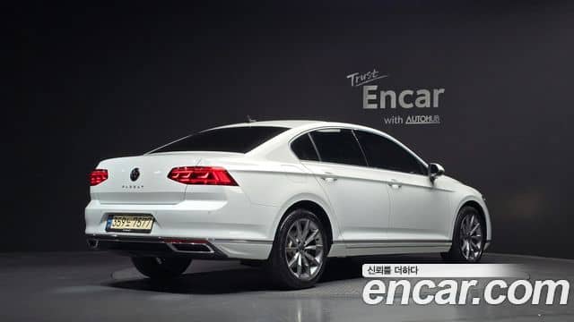 Volkswagen Passat GT, 2022