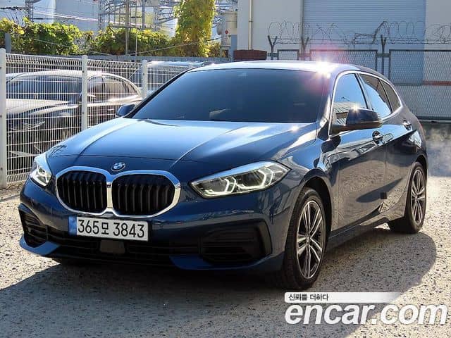 BMW 1 Series, 2022