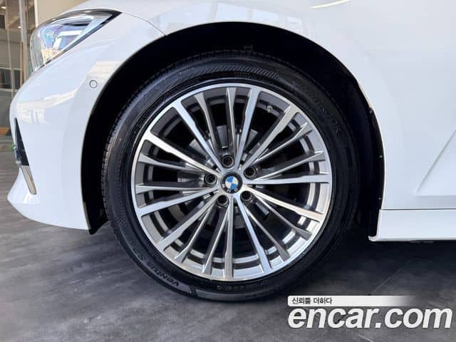 BMW 3 Series, 2022