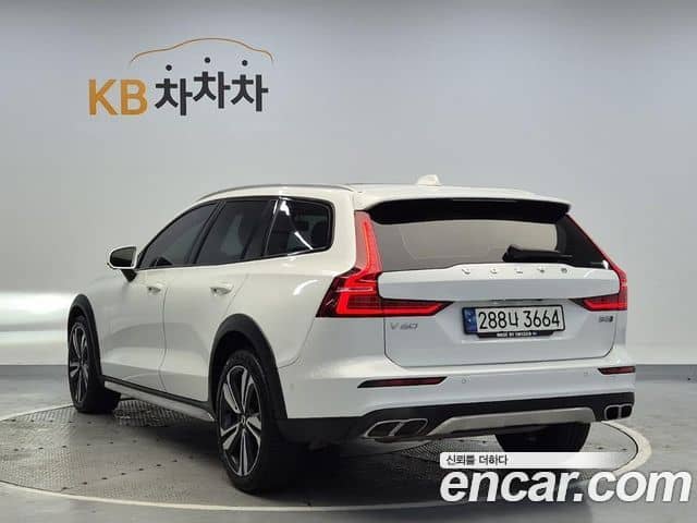 Volvo V60 Cross Country, 2021