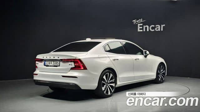 Volvo S60, 2024